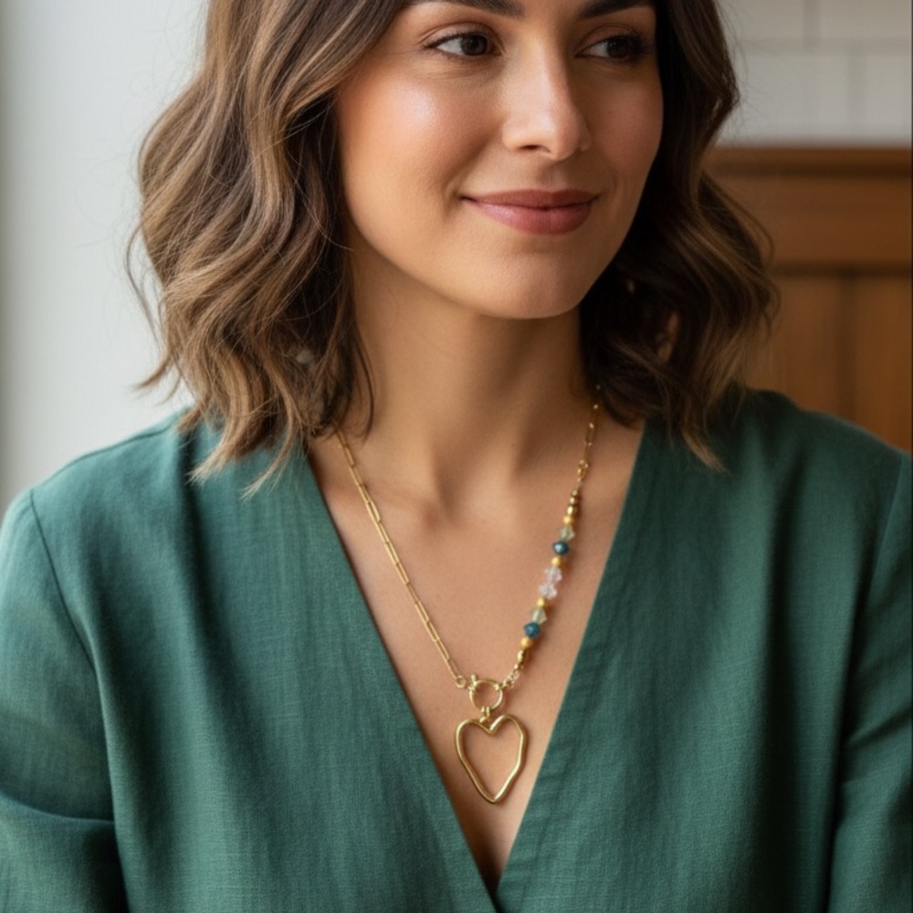 Necklace Asymmetrical Gold
Statement Heart Necklace